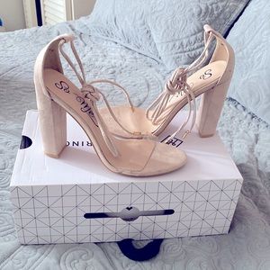 Thick heel sandals with ankle tie and clear strap in beige. Never worn, size 10